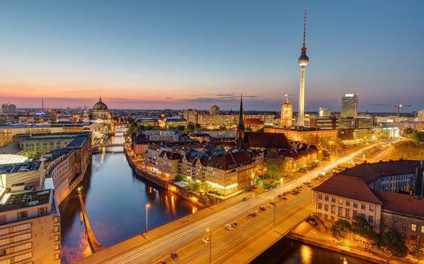 Рассвет в самом сердце Берлина
 - Фото, изображение