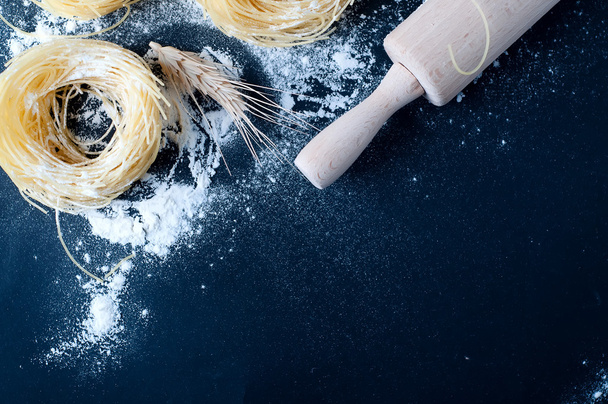 Fresh pasta and ingredient - Valokuva, kuva