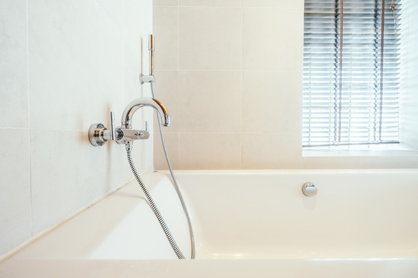 Witte badkuip decoratie - Foto, afbeelding