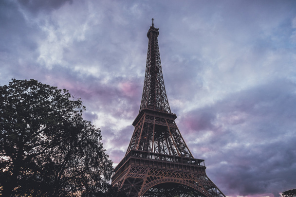 Eyfel Kulesi Tour Eiffel, Paris, Fransa, gün batımı gökyüzü karşı - Fotoğraf, Görsel