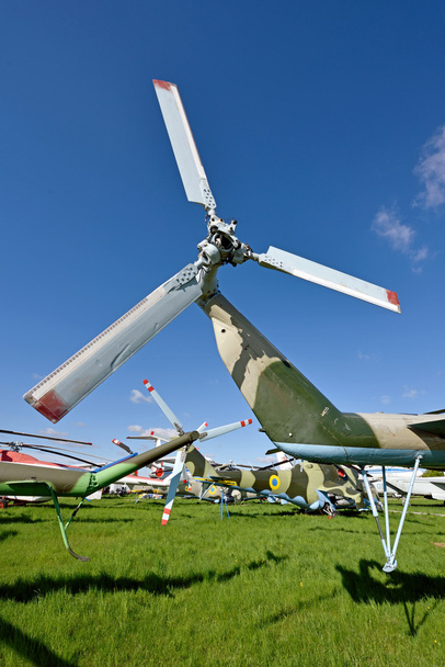 Propellers helicopter against the sky - Foto, afbeelding