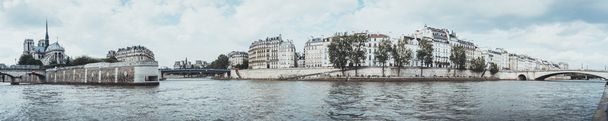 Πανόραμα της πόλης του Παρισιού και την Παναγία των Παρισίων - Φωτογραφία, εικόνα