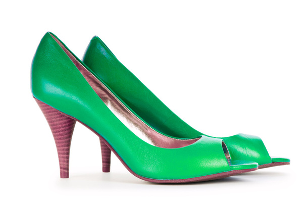 πράσινο γυναικεία παπούτσια στην έννοια της μόδας - Φωτογραφία, εικόνα