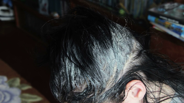 Femme cheveux obtenir la couleur par coiffeur
 - Séquence, vidéo