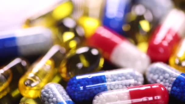 Összetételét, a különböző tabletták és kapszulák - Felvétel, videó