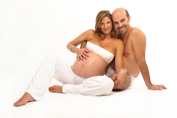 счастливая пара с беременной женщиной
 - Фото, изображение