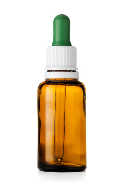 Травяная медицина или ароматерапия капельница бутылка изолированы на белом
 - Фото, изображение