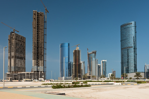 Abu Dhabi nowy dzielnicy drapaczy chmur   - Zdjęcie, obraz
