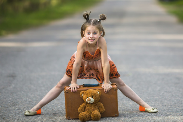 Little girl traveller - Foto, afbeelding