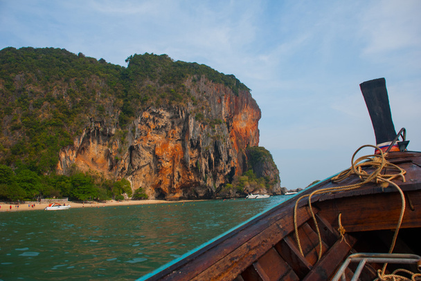 Barche di legno. Penisola di Railay. Krabi, Thailandia
. - Foto, immagini