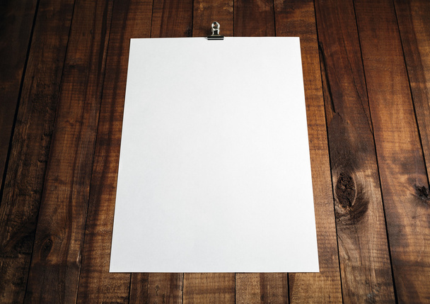Cartel de papel en blanco
 - Foto, Imagen