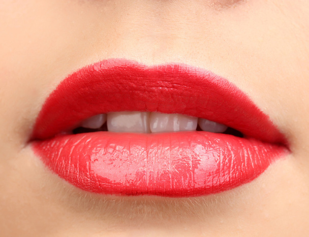 Beautiful make up of glamour red gloss lips - Foto, afbeelding