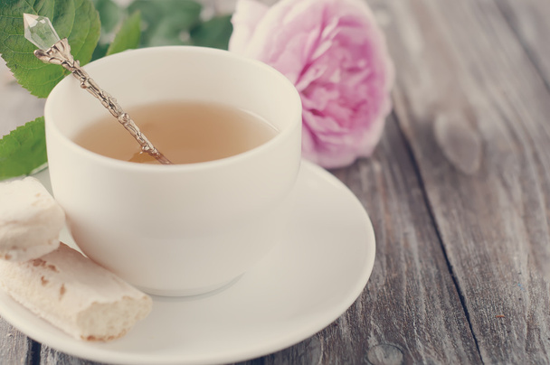 Чай в стиле Шабби Чик. Тонированное фото
 - Фото, изображение