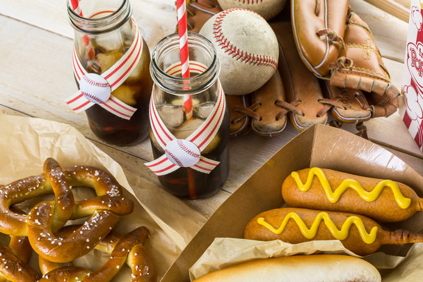 Baseball fél az élelmiszer - Fotó, kép
