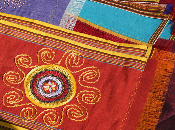 Handgefertigte nationale Textilien für traditionelle Frauenkleider. - Foto, Bild