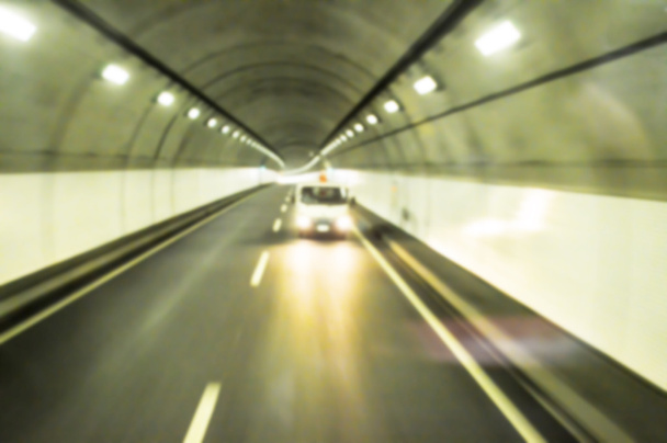 Tunnel in Japan für den Transport mit verschwommenem Stil  - Foto, Bild