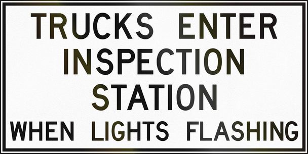 Trucks Enter Inspection Station Kanadassa
 - Valokuva, kuva