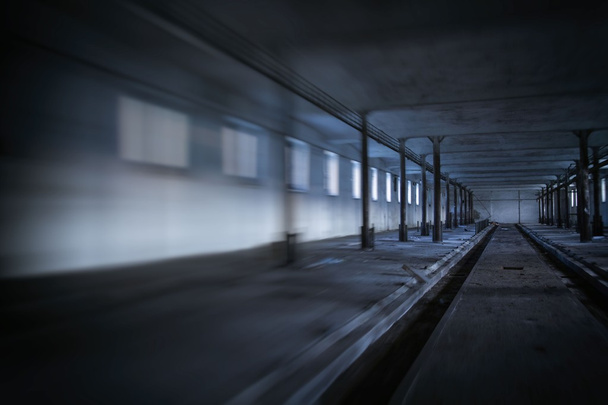 A escuridão fantasma corredor sujo
 - Foto, Imagem