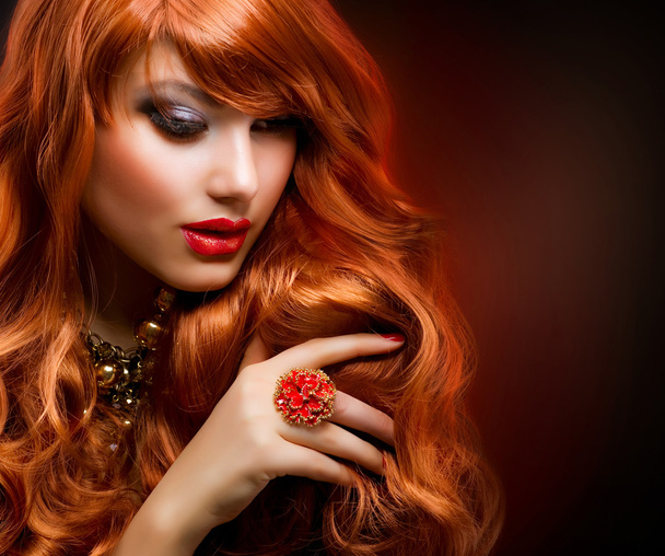 Wavy Red Hair. Fashion Girl Portrait - Fotografie, Obrázek