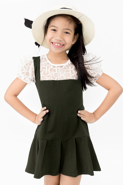 Portret van Aziatische schattig meisje met katoen hoed, - Foto, afbeelding