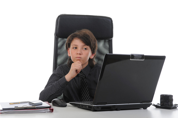 Young businessman using a laptop - Foto, Bild