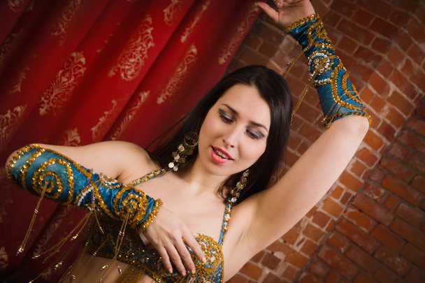 Beautiful traditional female dancer.  - Foto, imagen