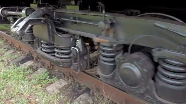 A vonat Edző kocsi kerekei sínek kifutópálya - Felvétel, videó