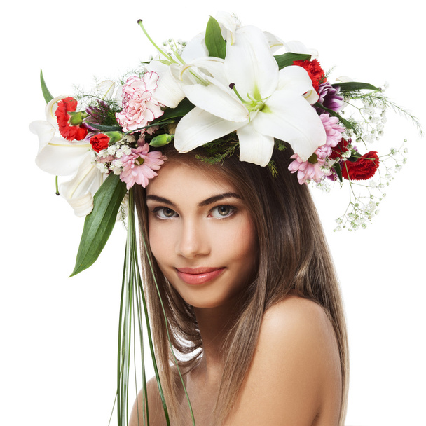 Beautiful woman with flower wreath - Фото, зображення