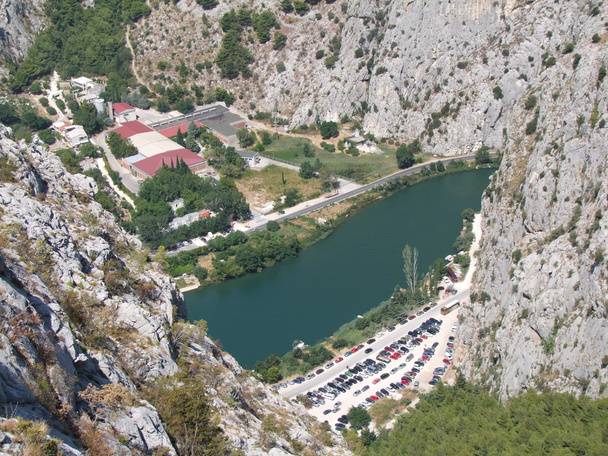 River cetina in Omis croatia - Fotoğraf, Görsel