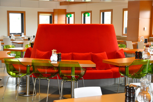 Lege Restaurant, tafel en stoelen - Foto, afbeelding