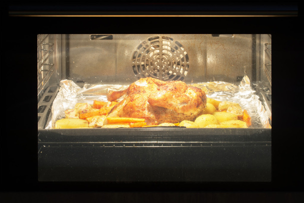 Pollo arrosto in forno - Foto, immagini