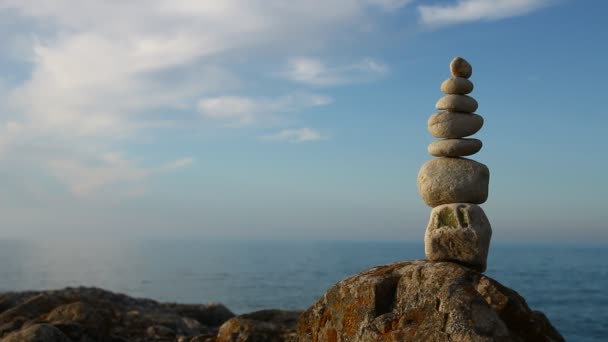 piedra piedra en la playa
 - Imágenes, Vídeo