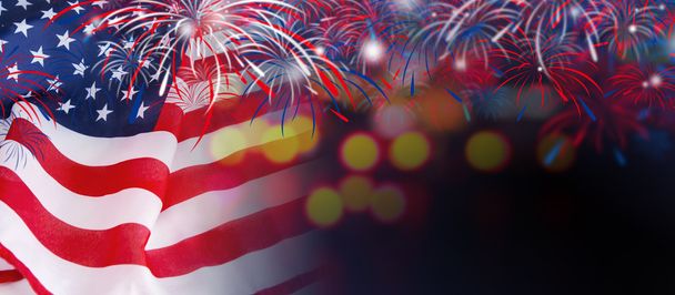 Прапор США з феєрверки на тлі Боке - Фото, зображення