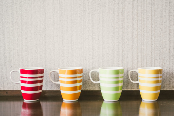 Кофе чашки на стол
 - Фото, изображение