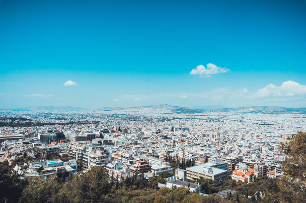 Luchtfoto uitzicht over de daken van Athene, Griekenland - Foto, afbeelding