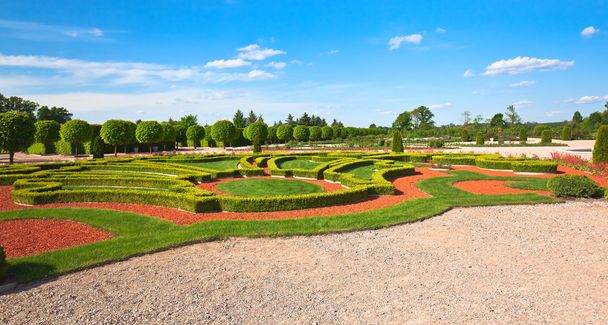 Παραδοσιακό γαλλικό κήπο. Rundale παλάτι, Λεττονίας - Φωτογραφία, εικόνα