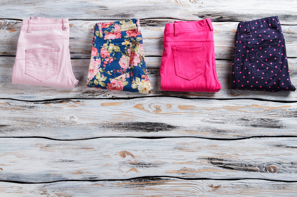 Ladys diferentes calças de cor
. - Foto, Imagem
