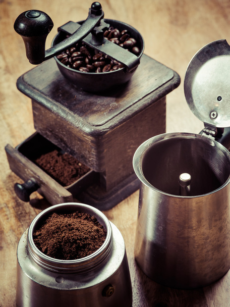Moka express coffee maker and grinder - Фото, зображення