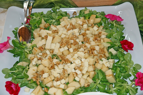 Ανακατέψτε τα καρύδια αχλάδι και τυρί για τα καλύτερα ουρανίσκους - Φωτογραφία, εικόνα