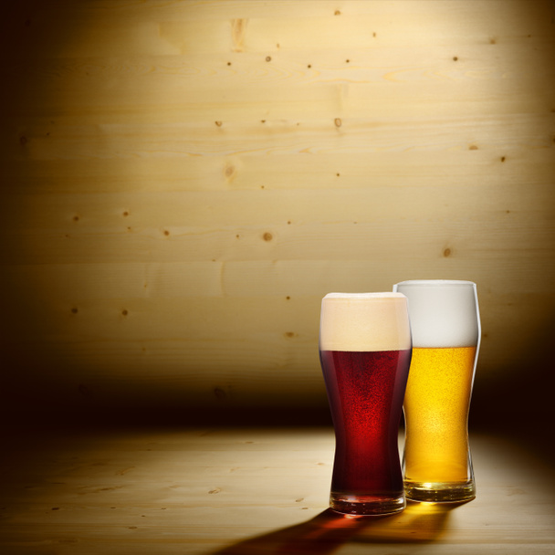 kaksi lasia olutta - Valokuva, kuva