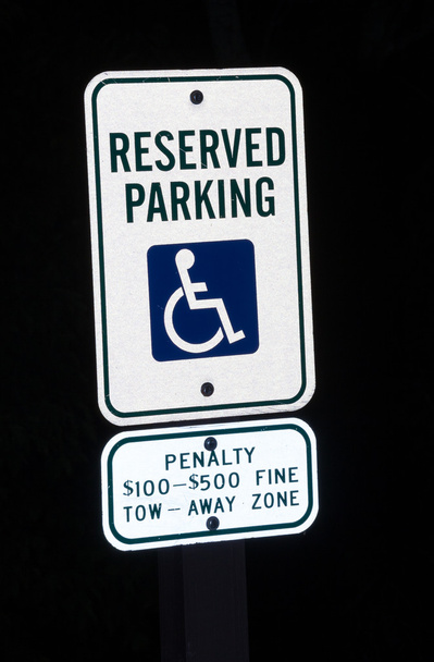 Зарезервований знак паркування для інвалідів вночі
 - Фото, зображення