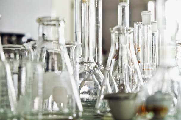 Laboratory glassware background - Fotoğraf, Görsel