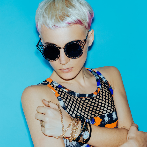 Fashion blond girl in stylish jewelry accessories - Foto, Imagem