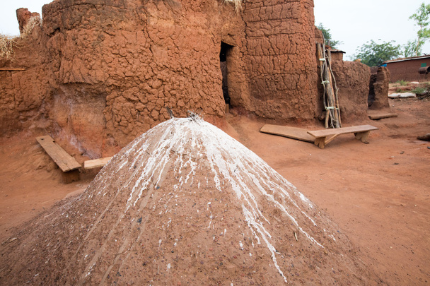 aldeia animista em Burkina Faso
 - Foto, Imagem