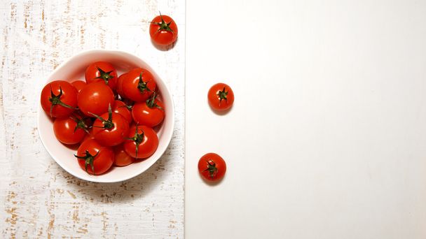 Tomatoes on the table - Foto, imagen