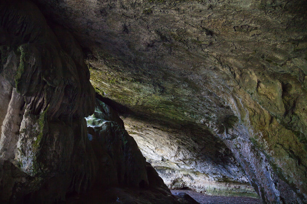 камень в пещере
 - Фото, изображение