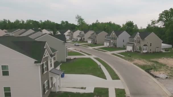 Langzaam bewegende luchtfoto Ohio Nighborhood - Video
