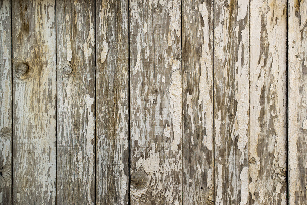 Fehér festékkel peeling ki a fából készült fal - Fotó, kép