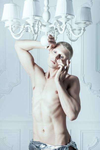 Sír férfi albino. - Fotó, kép