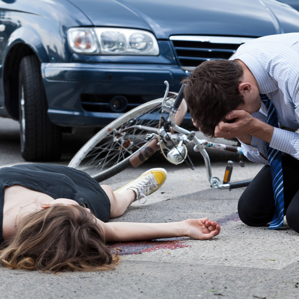 Dead woman on the pedestrian crossing - Φωτογραφία, εικόνα
